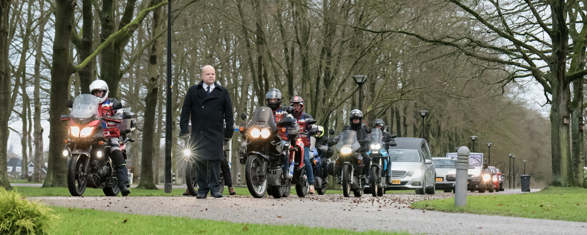 Rouwstoet met motoren