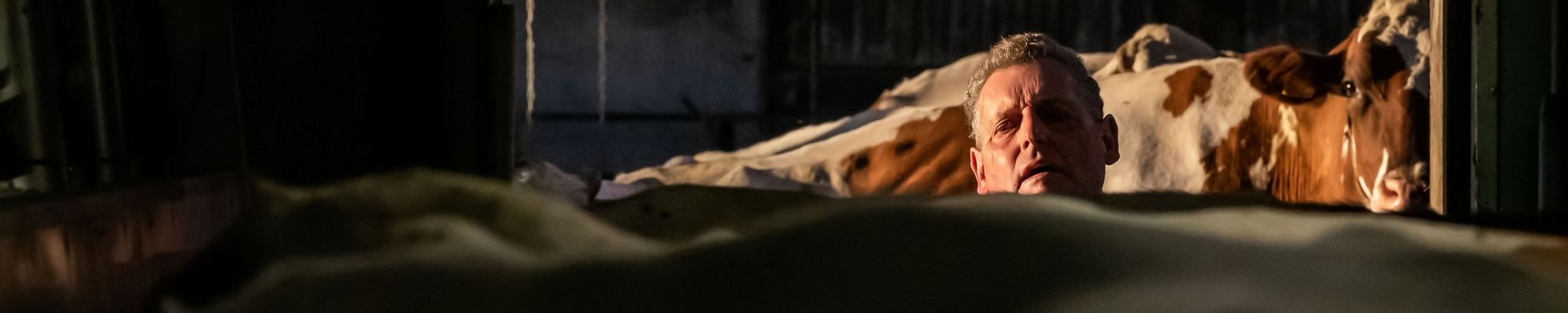Omhelzing tijdens afscheid Jasja de Wit Fotografie Afscheidsfotografie